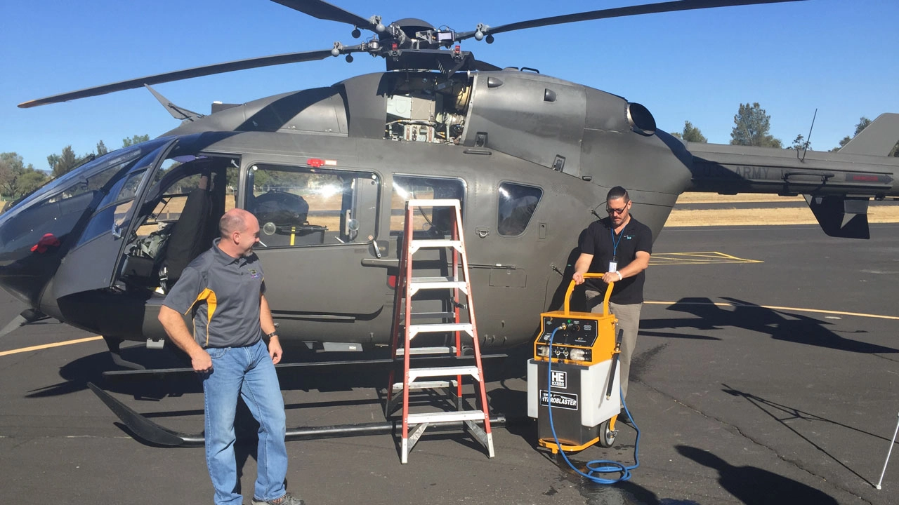 Turbine engine wash system